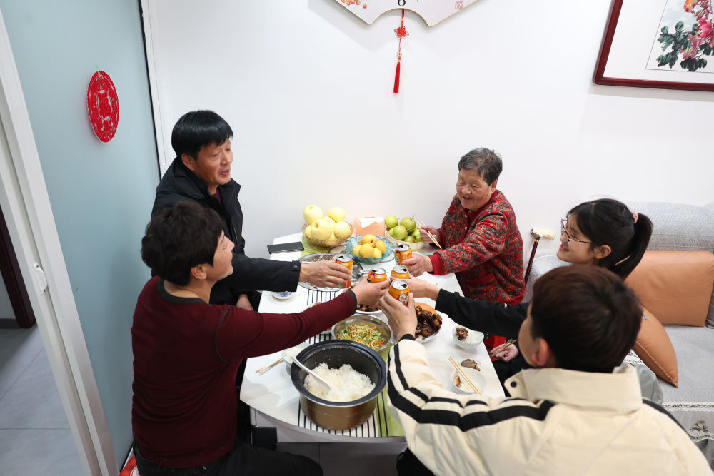 ：奇迹般的新生活爱游戏平台特写(图4)
